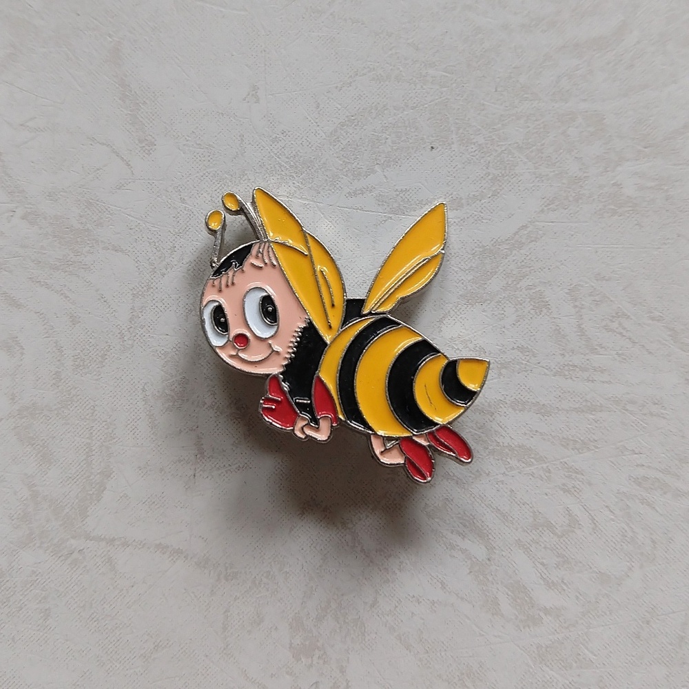 Vintage Honey Bee Pin